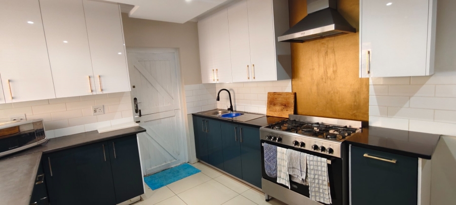 4 Bedroom Property for Sale in Strandfontein Village Western Cape